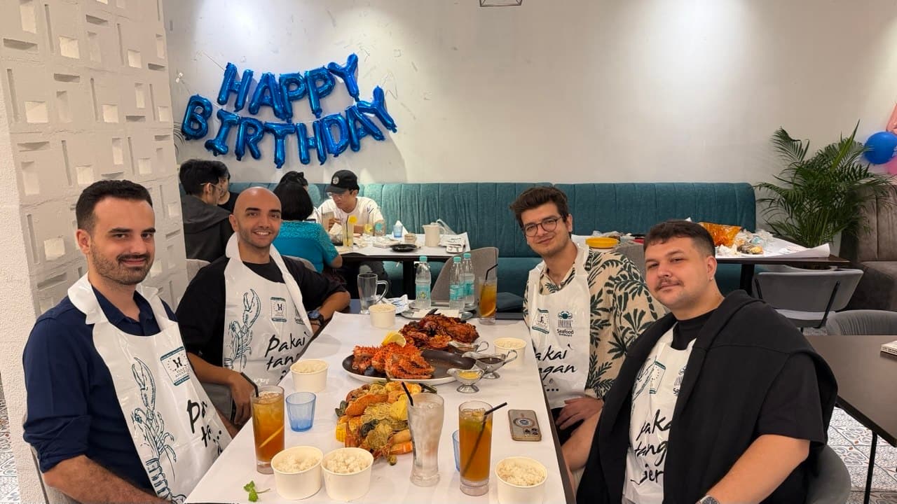 Monitize team dinner