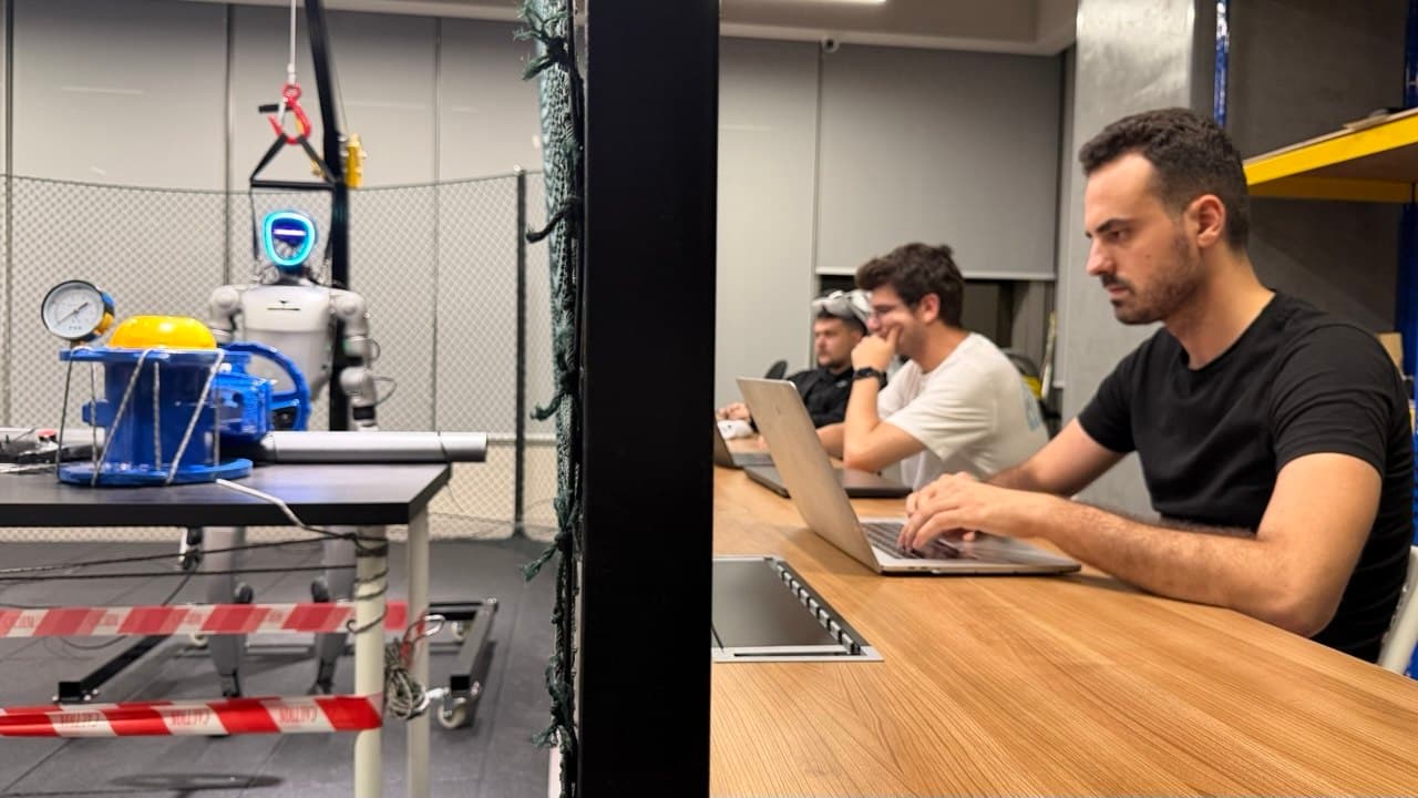 Monitize team working
